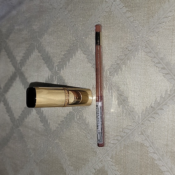 Bundle of L'Oreal Paris Colour Riche Luminous LipStick & Lip Liner - Picture 5 of 8